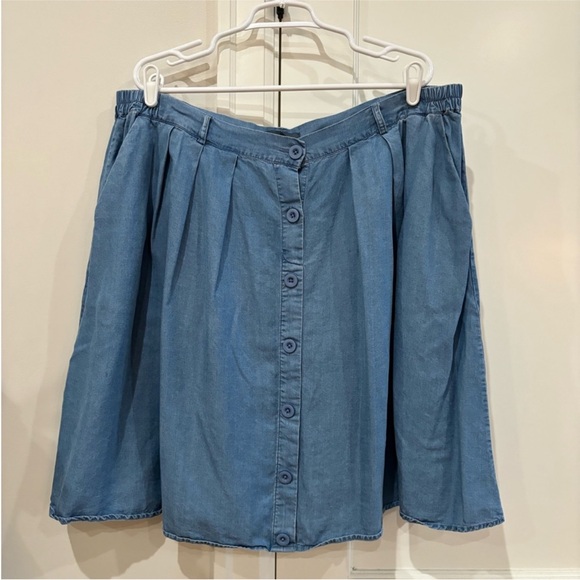Modcloth Bookseller’s Best chambray skirt 2X - Picture 3 of 5